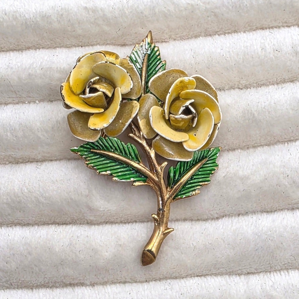 Vintage Crown Trifari Signed Enameled Yellow Double Rose Flower Brooch Pin 2"